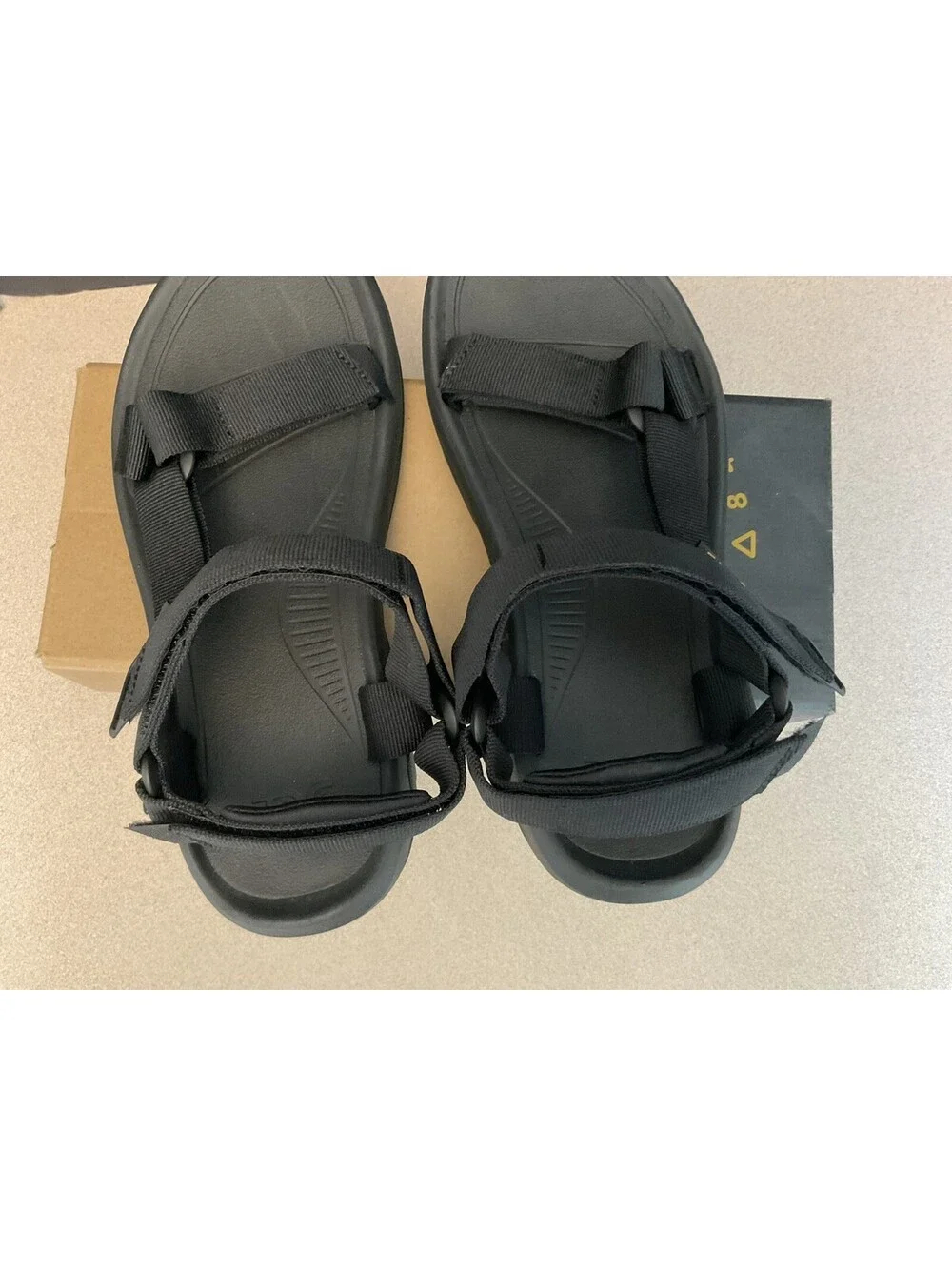 New! Mens Teva Hurricane XLT2 Black Hiking Sandals. Size 8. Nice!!!